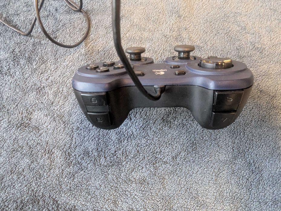 Pad Logitech do gier na USB-A