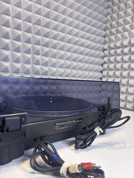 Gramofon Technics SL 1650