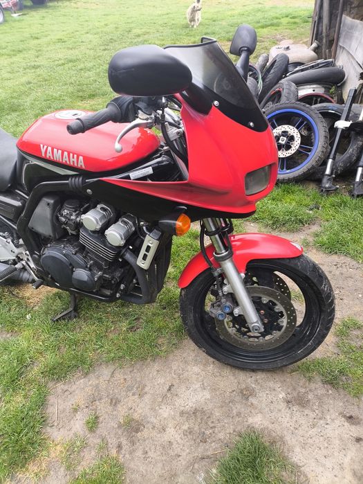Yamaha fzs 600  lusterka szyba stelaże wypelnienia licznik