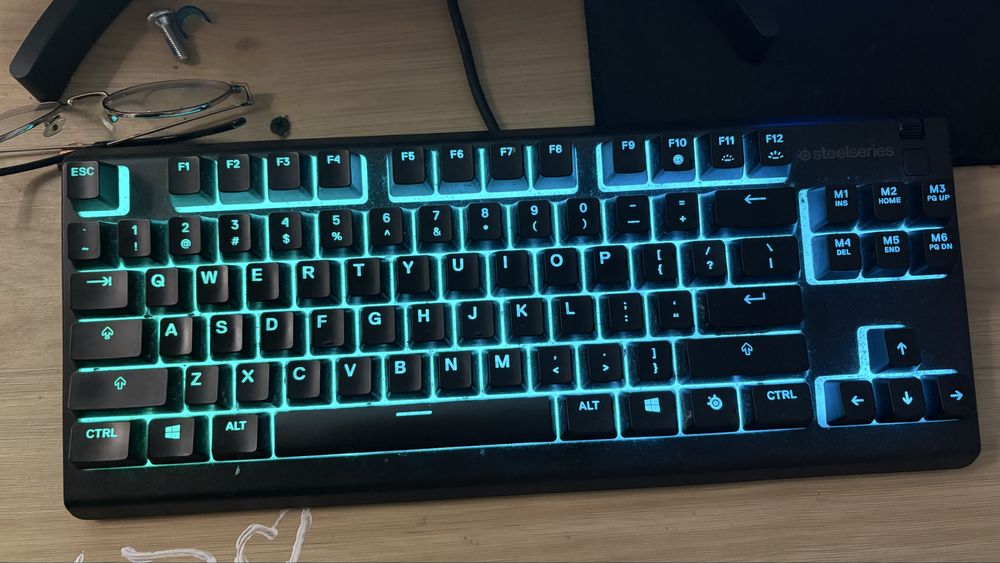 Setup gaming completo: Ryzen 5/ 16GB RAM/ Monitor 75HZ/ Periféricos