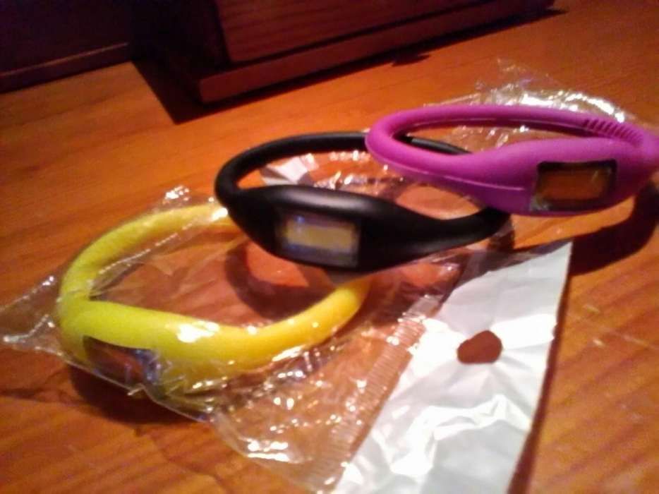 Relógios SKIN COLOUR novos