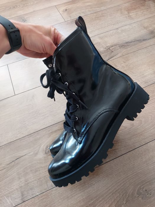 Sznurowane lakierowane botki trzewiki H&M 37