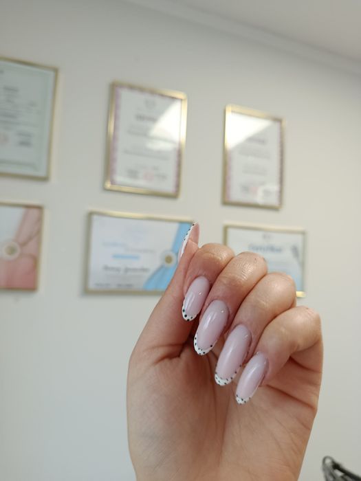 Bloom Beauty by Patrycja Jabłońska-Knap Manicure • Pedicure