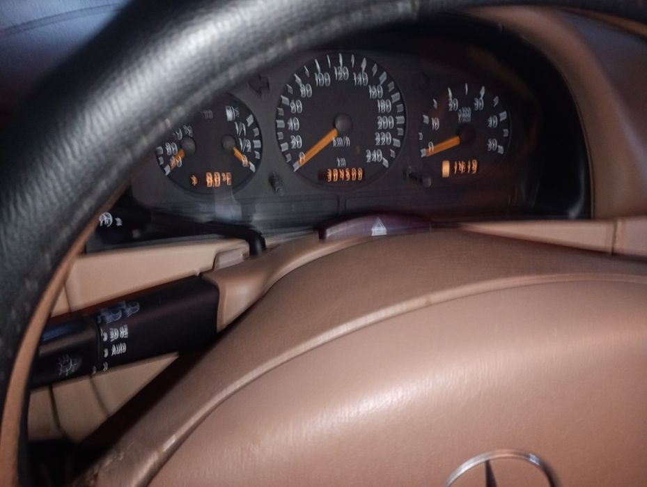Продам автомобіль Мл 270