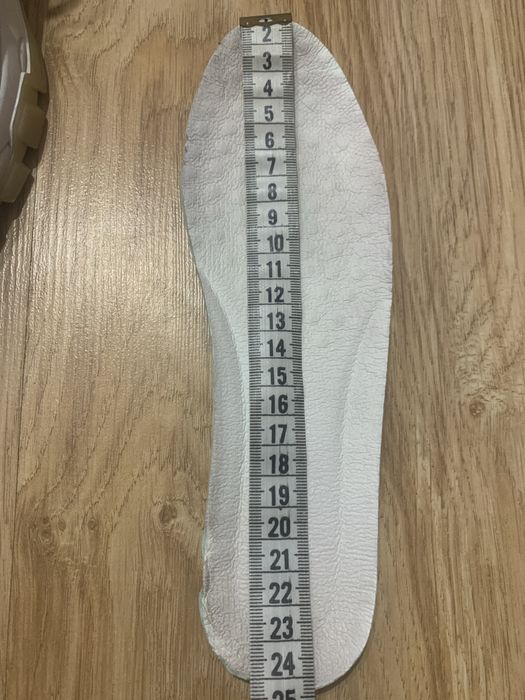 Кросівки жіночі 37-38