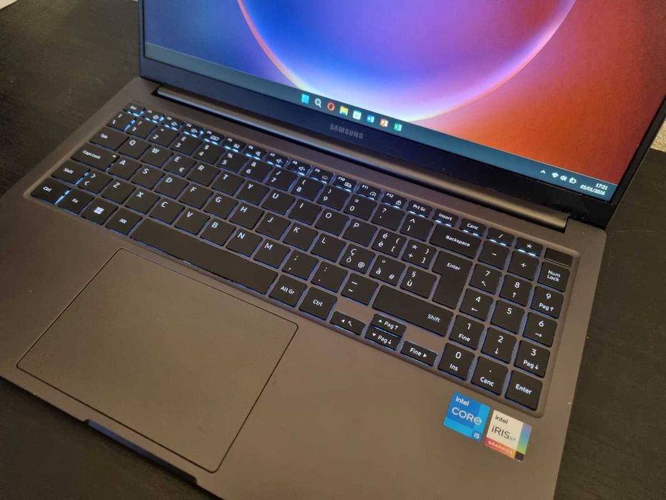 Samsung Galaxy Book4 i5‑1335U até 4,6GHZ - 16GB - NVMe 512GB - 15.6"