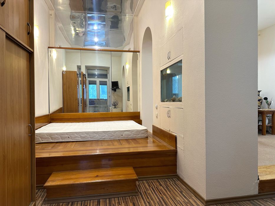 ЗАВЖИ Є СВІТЛО! Центр міста. Оренда 1-к. квартири 34 м2 - Десятинна 13