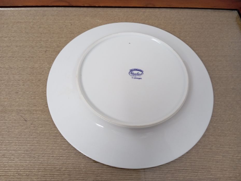 Prato decorativo em porcelana