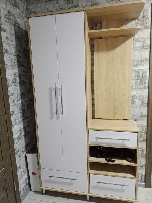 Продам шкаф в прихожу кімнату