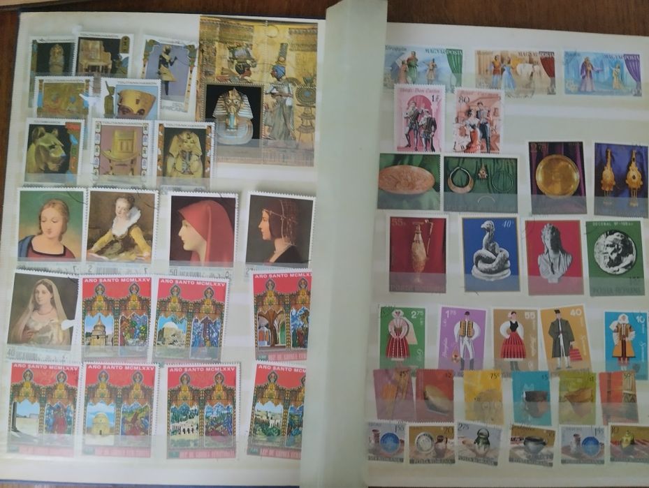 Альбом з марками Мистецтва.