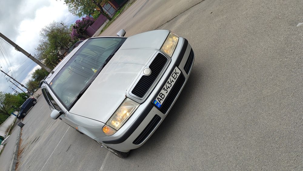 Skoda Octavia 1.8 турбо газ універсал люк підігрів сидінь круїз довотчики фаркоп