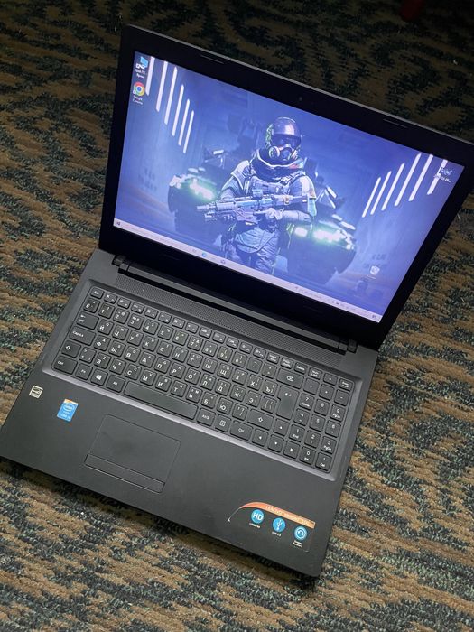 Ігровий ноутбук і3-5005 8 ггб озу 500 ггб в хорошому стані
