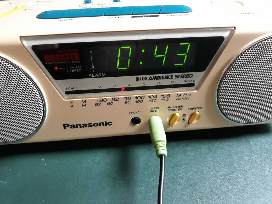 "Mini Boombox" / Rádio Despertador Panasonic - 1989 - com input áudio