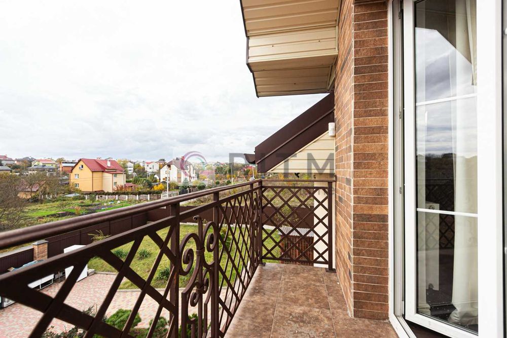 Продаж будинок з ремонтом 320м2 в с. Сокільники, вул. Довбуша.