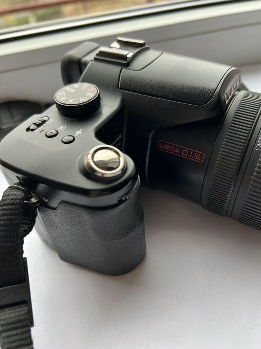 Продам фотоапарат Lumix