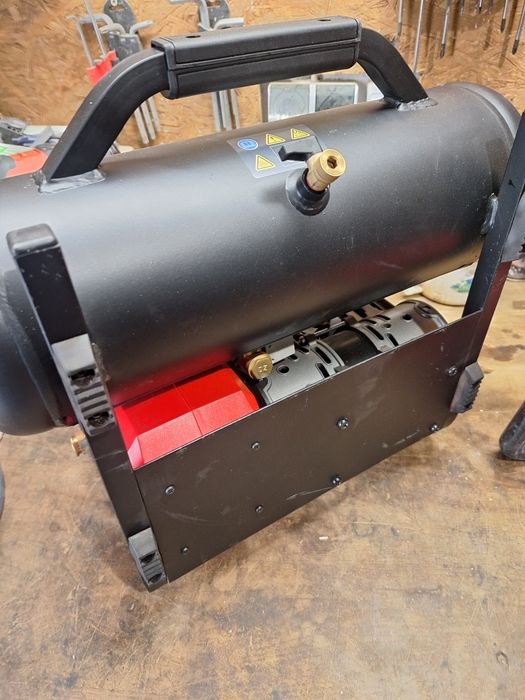Kompresorem akumulatorowy Milwaukee  M18 FAC ** NOWY**