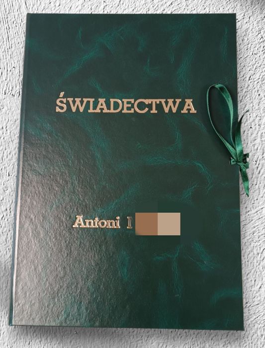 Teczka wiązana do świadectw