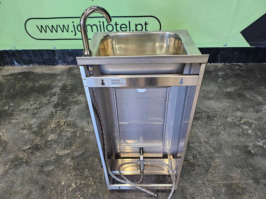 Lavatório de pedal novo