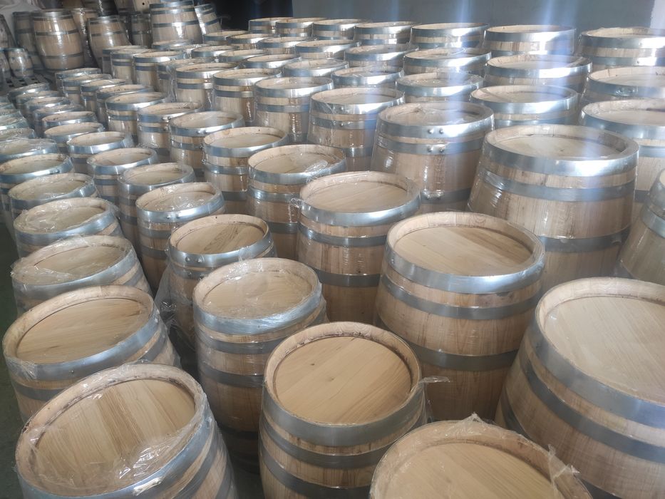 Pipos/Barricas/Pipas/Barris em madeira de castanho e carvalho - Novos