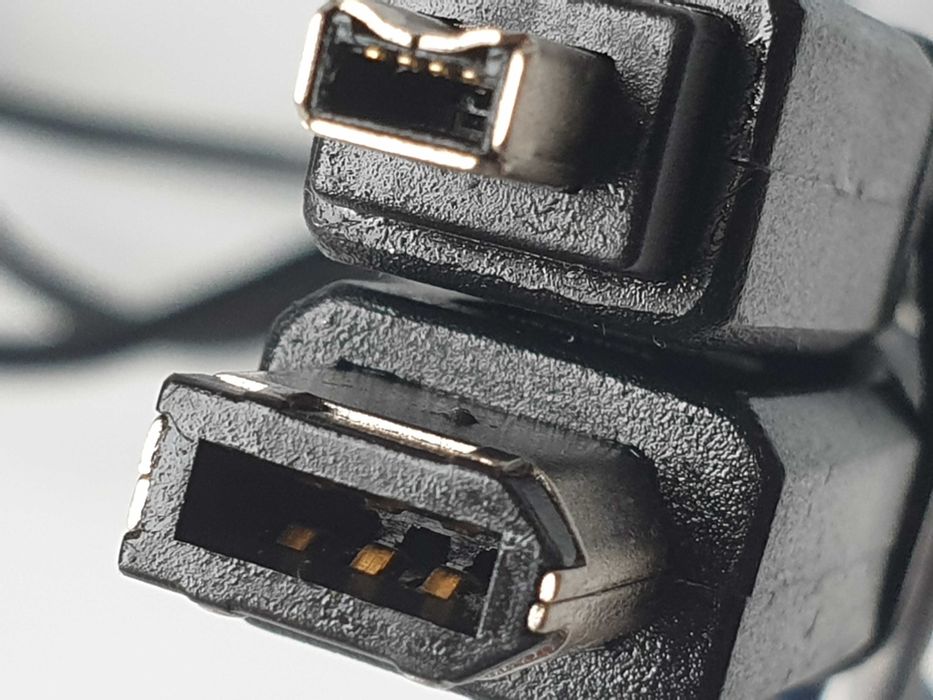 кабель IEEE 1394  FireWire 6 pin to FireWire 4 pin 2m