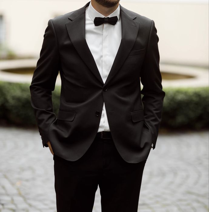 Чоловічий костюм (смокінг)