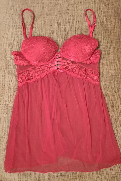 Пеньюар червоного кольору