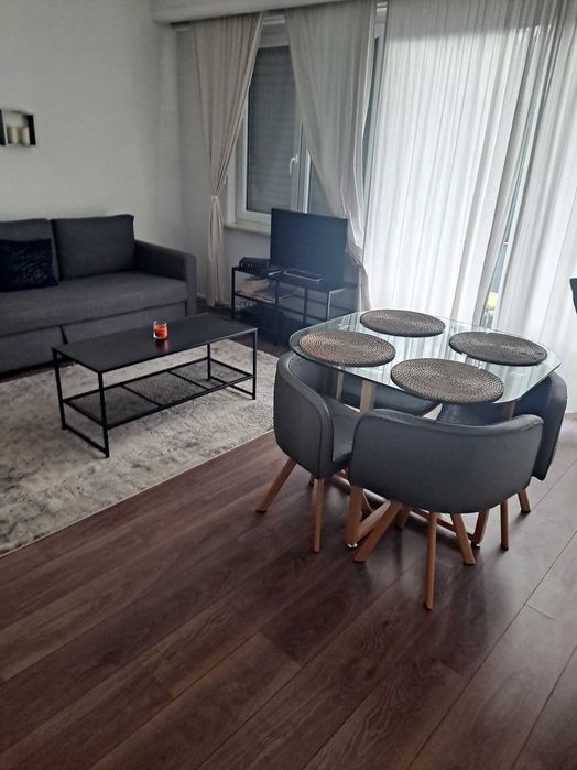 Limpezas e serviços de reparações.