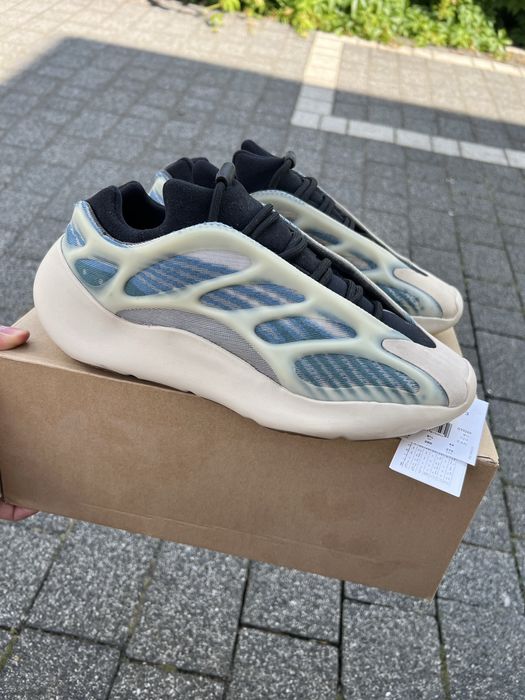 Adidas Yeezy 700 V3 Kyanite sneakersy niebieskie 44