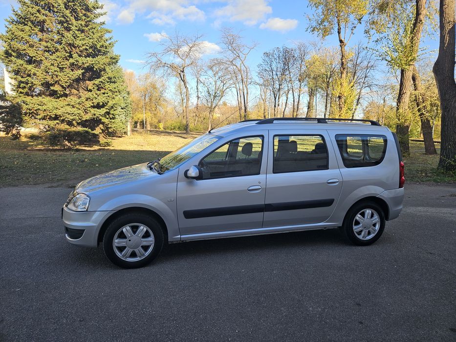 Продам Dacia Logan MCW Laureat Black Line 2012 г.в