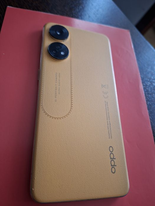 Oppo  Reno  8T pomarańczowa skóra