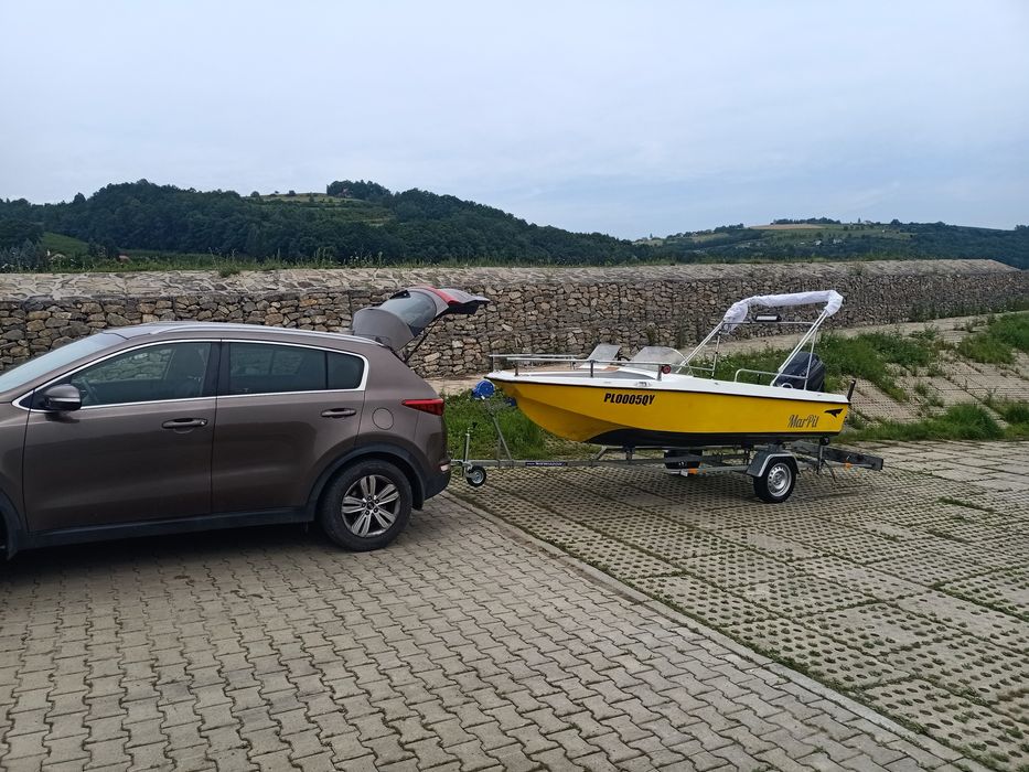 Łodz motorowa z przyczepa