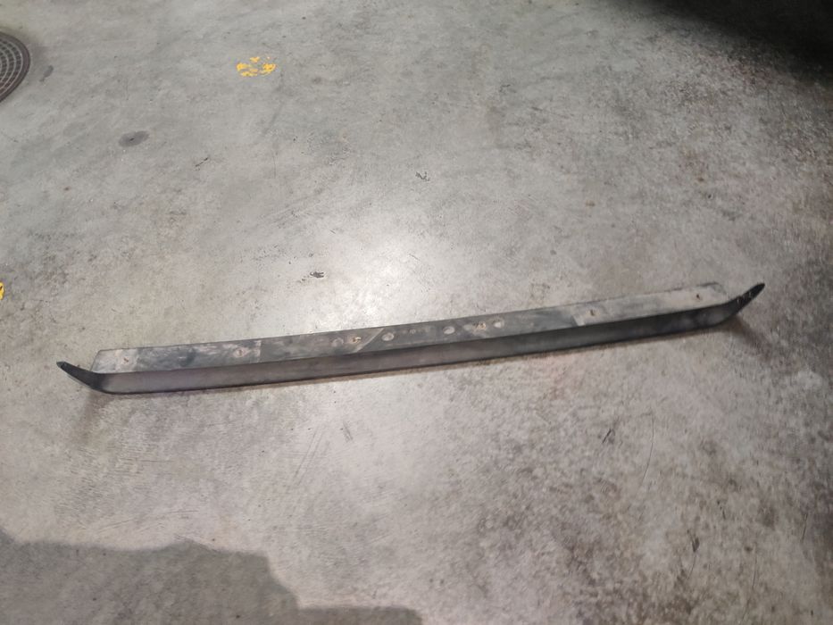 Aileron Traseiro OEM Mercedes R107 / C107 SL SLC (Ref: 1077900088)