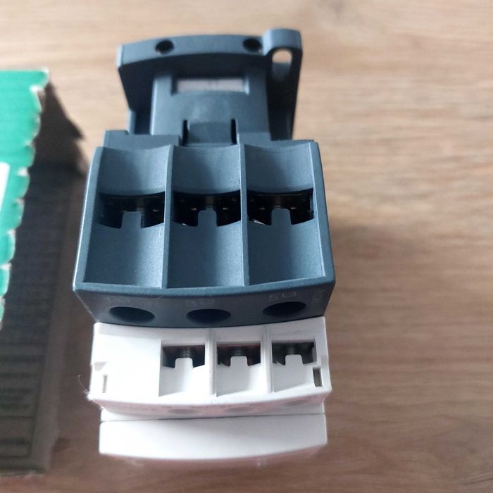 Stycznik mocy Schneider LC1D32