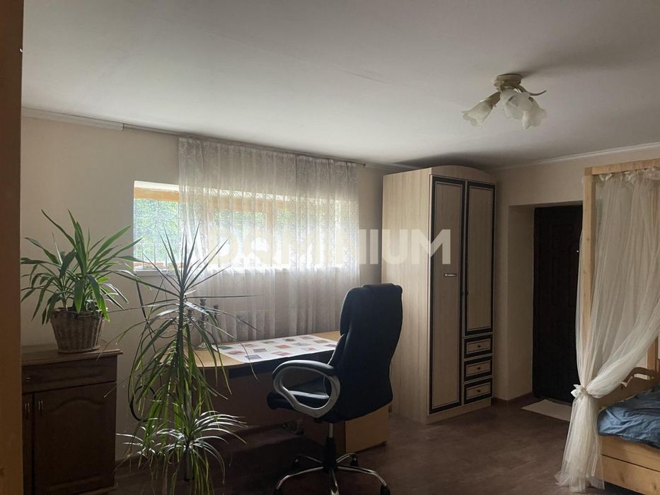 Продається будинок в м. Хуст