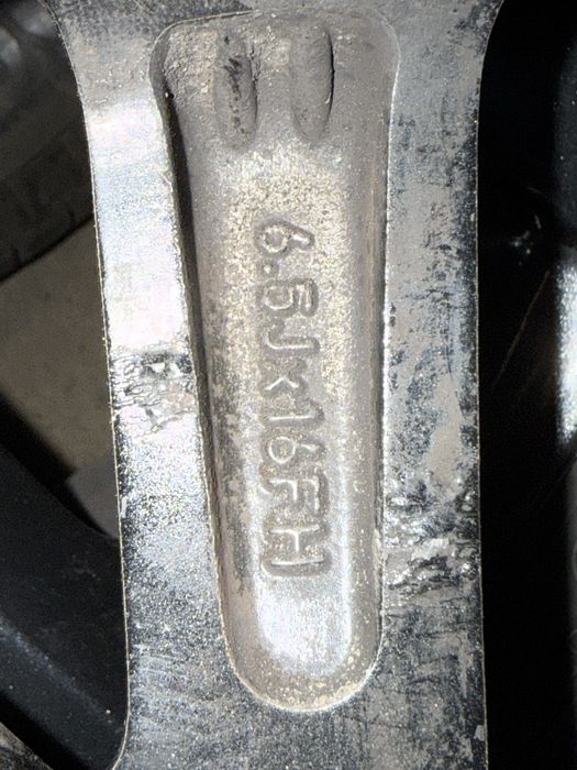 Mazda 3 gen.IV , oryginalne felgi+opony zimowe 205/60 R16
