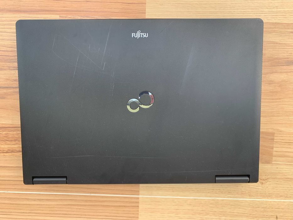 Laptop 17,3" Fujitsu  Celsius W920  16 ram/ i7 / Win 7