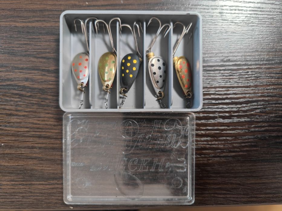 Блешня воблер поплавки котушка жилет рятувальни Саваж Джакал Рапала Ко