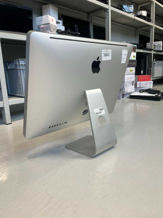 Моноблок Apple iMac 215 з вебкамерою та IPS матрицею є 8 шт