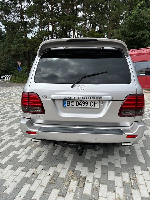 Toyota Land Cruiser 100