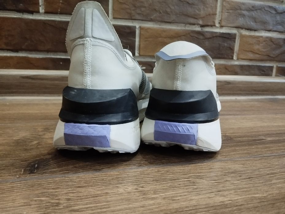 Мужские кроссовки adidas Avryn 41.5 размер
