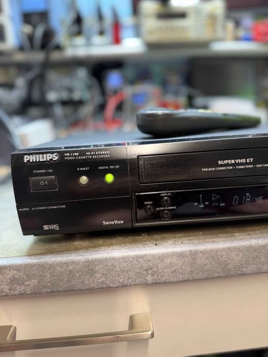Magnetowid Philips VR1100 VHS i S-VHS biały kruk