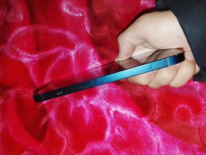 Iphone 13.                .