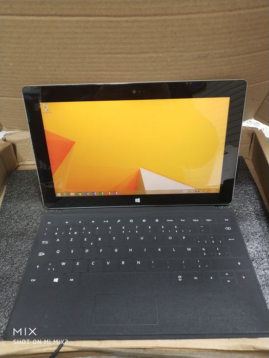 Microsoft Surface RT 32gb   “model 1572"((-Intel Core i5-4300U-1,9GHz