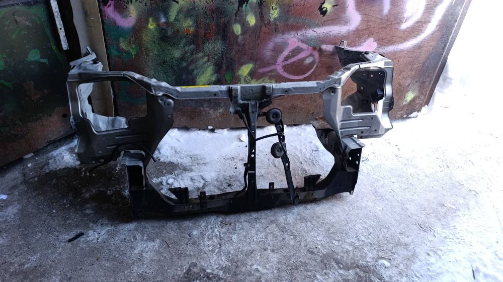 Передня панель телевізор Nissan X Trail T30 Ніссан х треіл т30