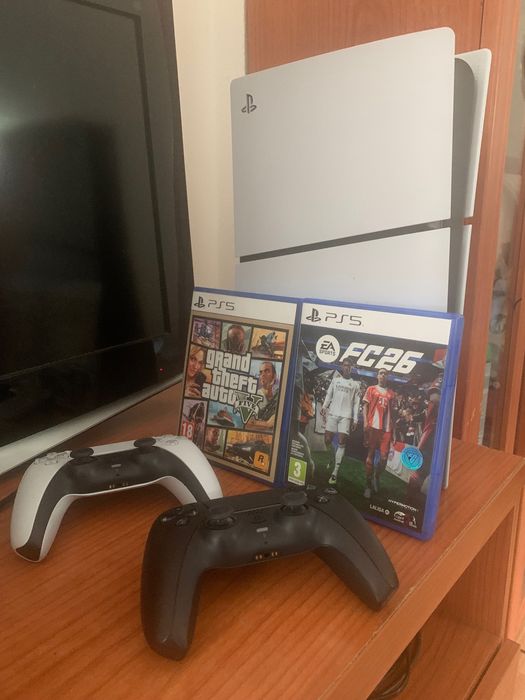 PLAYSTATION 5 SLIM 1 TB 4K HDR/ Acompanha 2 comandos DualSence + GTA 5 e FC26