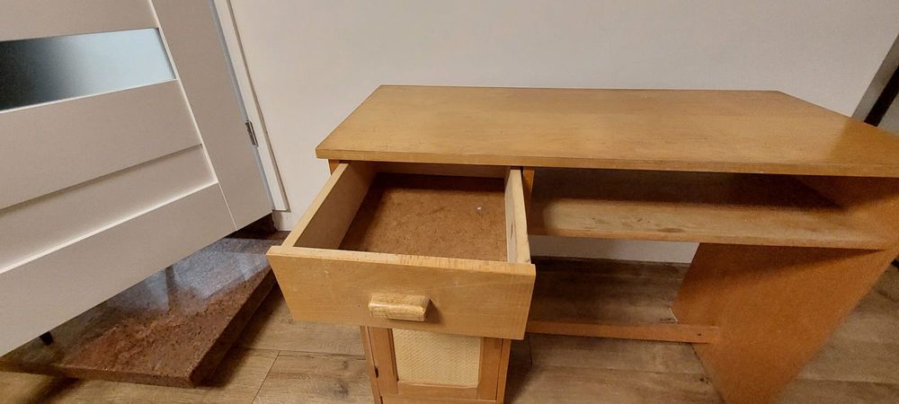 Sprzedam Biurko  długość 98 cm