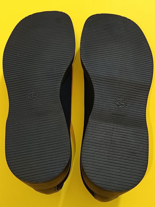 Sapatos n° 35 novos