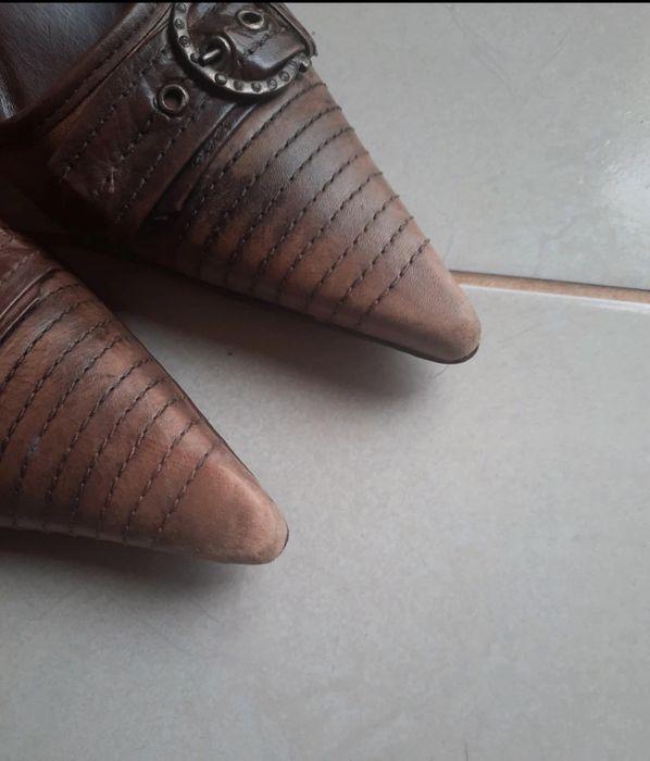 Sapatos de salto alto