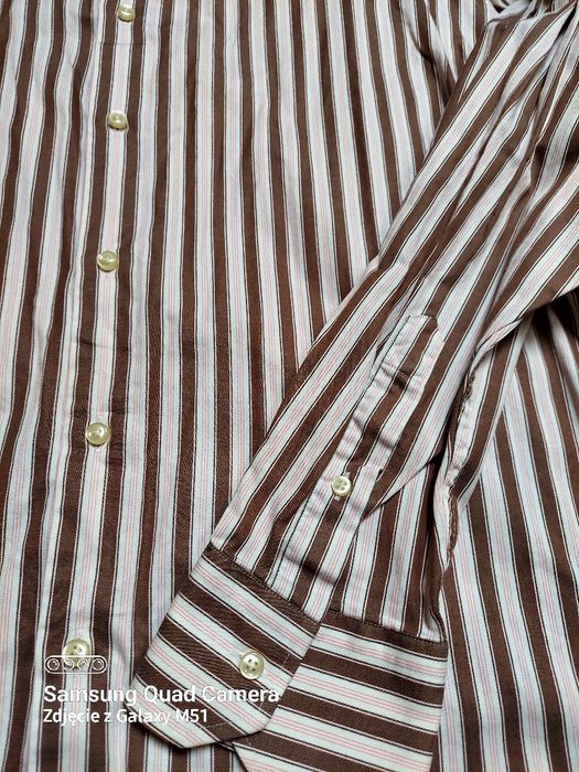 Męska koszula w paski.