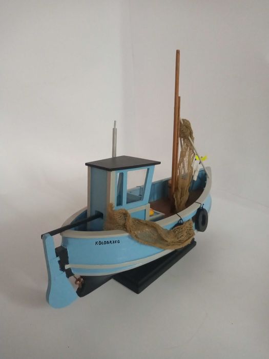 Model kutra kuter rybacki RĘKODZIEŁO drewno statek okręt PIĘKNY